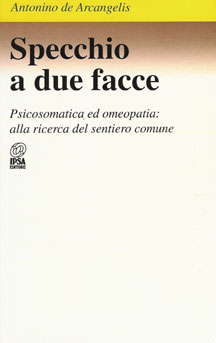 copertina del libro Specchio a due facce di Antonino De Arcangelis